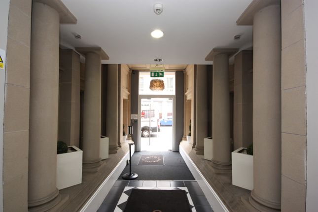Flat 1/8 Sheriff Court 149 Ingram Street Glasgow G1 1DW, Glasgow photo 2