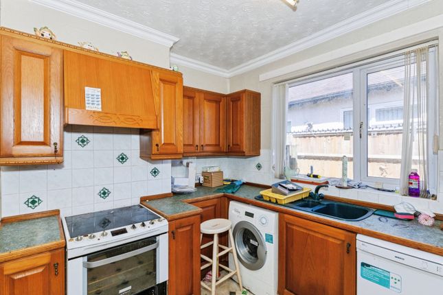 164, Bush Hill, Northampton photo 4