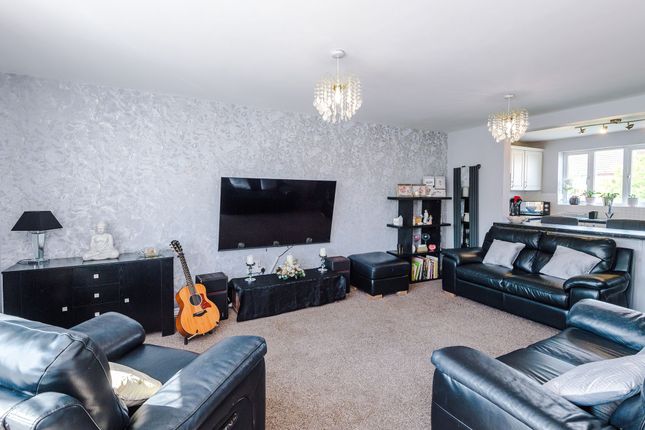 7 Waterford Close, Wigan photo 2