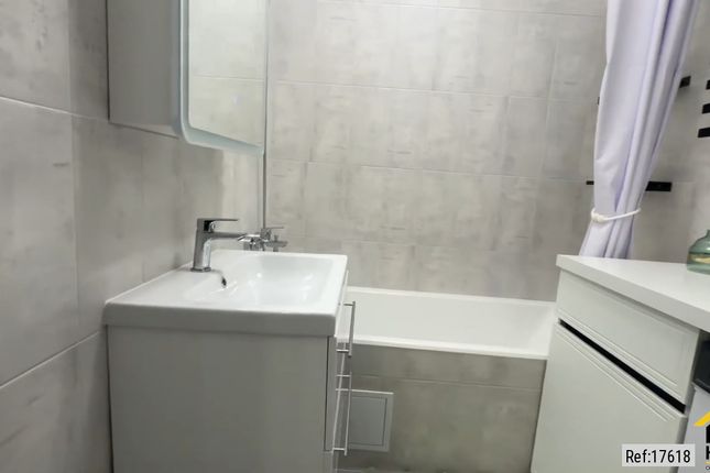 26 Gloucester Terrace, London photo 4