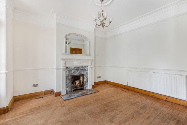 52, Netherbury Road, London photo 4