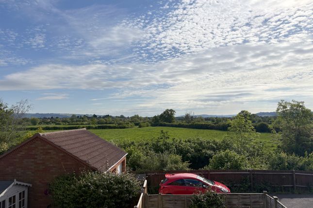 52 Wigeon Lane, Walton Cardiff, Tewkesbury photo 2