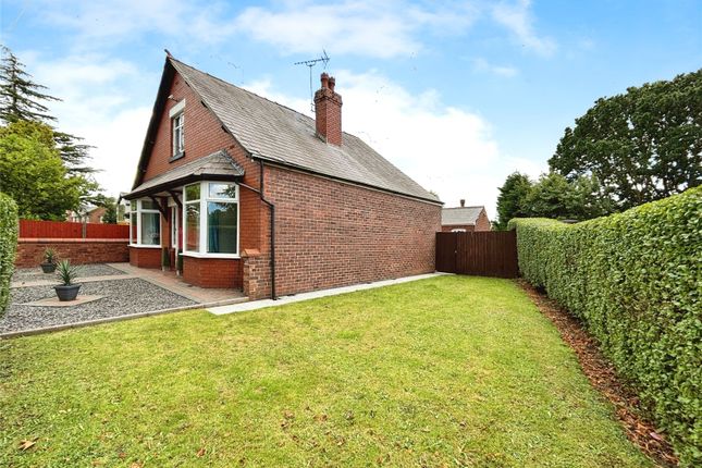 Bungalow to rent in High Street, Skelmersdale, Lancashire