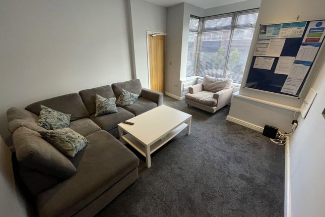 57, Hartley Avenue, Leeds photo 4