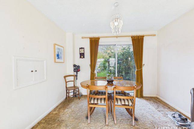 2, Forresters Drive, Welwyn Garden City photo 4