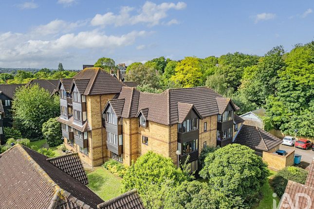 2-bed flat on 69, Linwood Close, London, £450,000