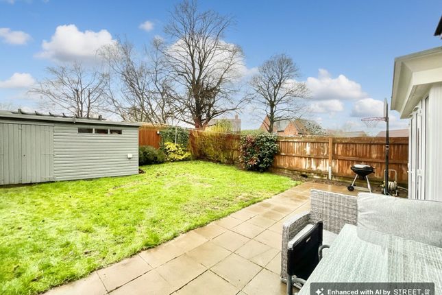 25 Hollingworth Close, Stone photo 4