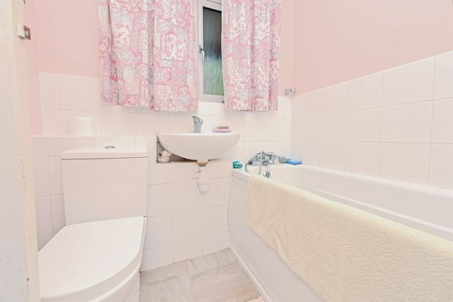 10, Heather Way, Hemel Hempstead photo 4