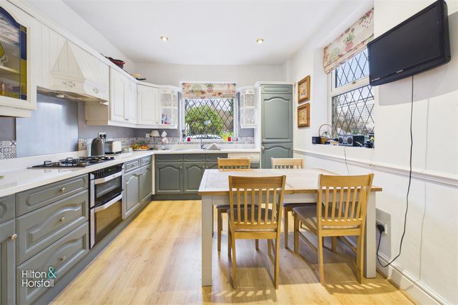 6, Springbank, Barrowford photo 4
