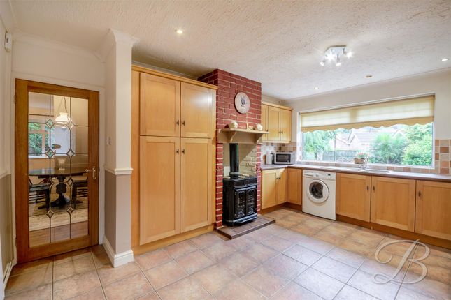 12, Berry Hill Lane, Mansfield photo 4