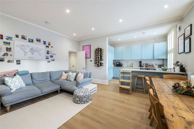 Thumbnail Flat to rent in Drakefield Road, London