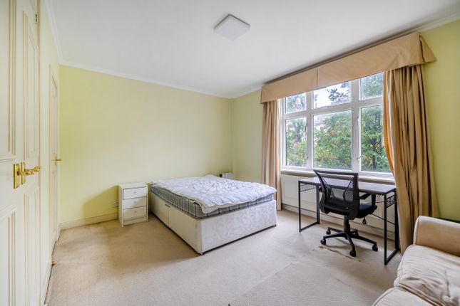 Flat 95, Clifford's Inn, Fetter Lane, London photo 2