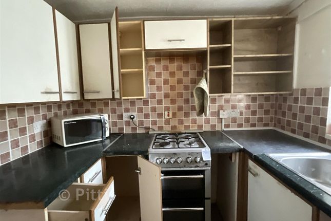5, High Street, Brading photo 3