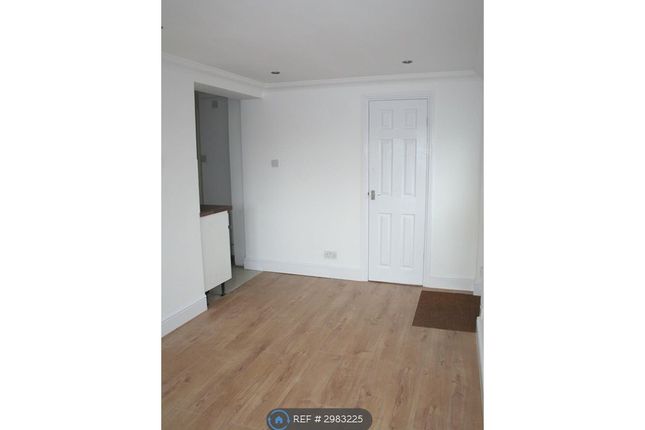 A Hawkesbury Drive, Calcot, Reading photo 4