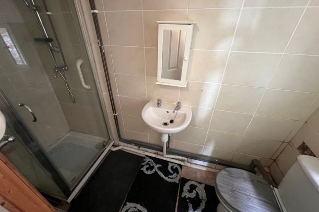 2, Saron Cottages, Port Talbot photo 3