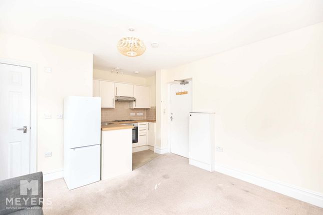 Flat Flat 3, 9, Westerham Road, Bournemouth photo 4