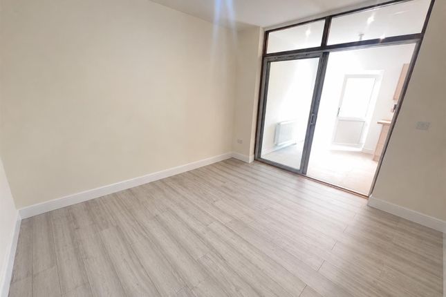 3, Bentley Mill Lane, Walsall photo 3