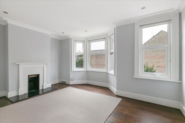 Thumbnail Flat to rent in Woodlawn Road, Fulham, London