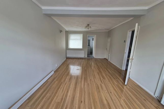 26, Thomas Street, Penygraig photo 3