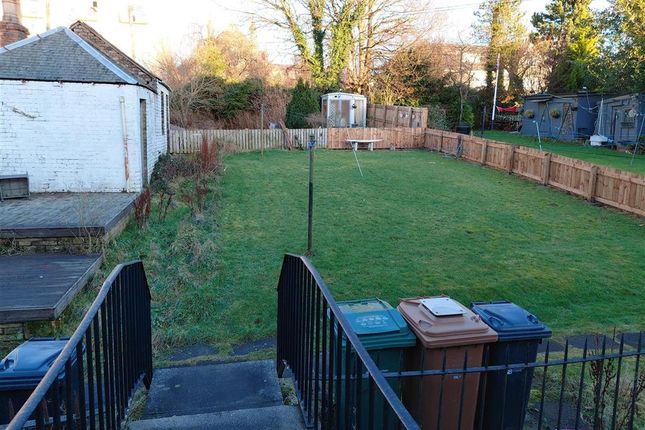 7 Bryson Place, Mid Street, BATHGATE photo 2