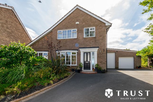 4 Fernhurst Close, Mirfield photo 3