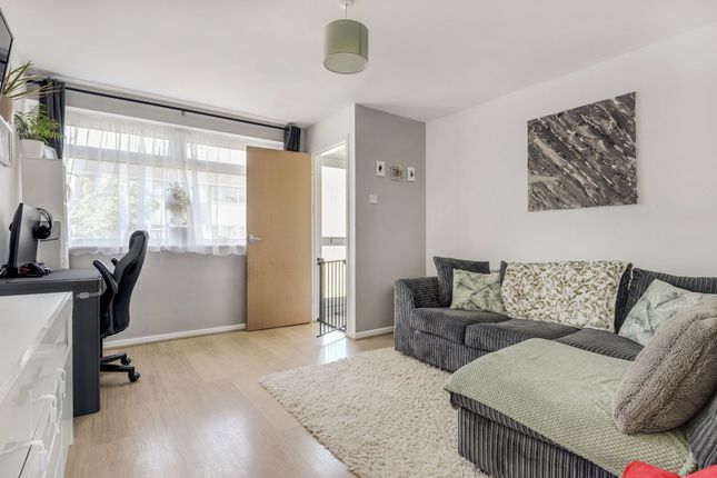 12 Conifer Walk, Nottingham photo 2