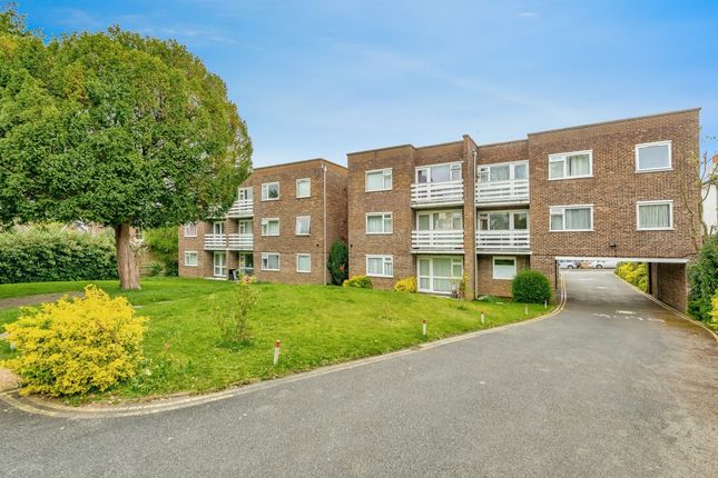 Flat for sale in Warwick Road, Redhill