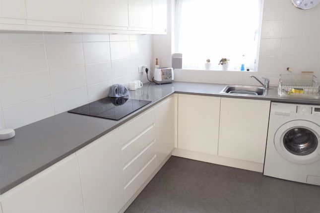4, Bawdsey Close, Hertfordshire photo 3