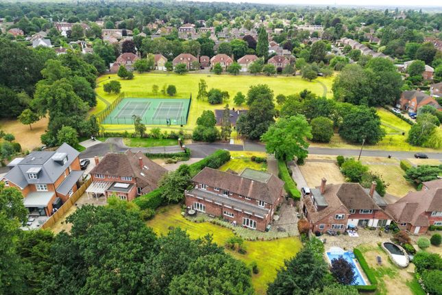 8, Cricket Way, Surrey photo 2