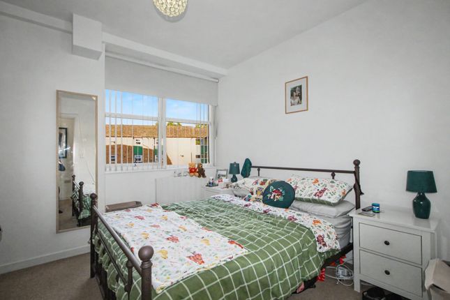 Trinity Court, Wokingham photo 5