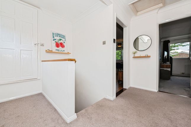 122, Mackenzie Way, Gravesend photo 4