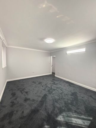 3, Norwood Close, Southall photo 2