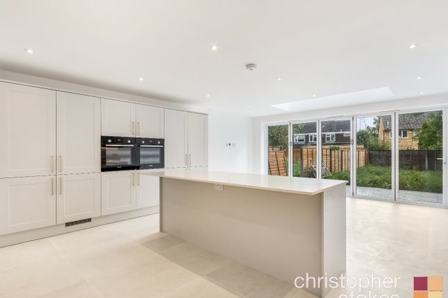 2 Halfhide Lane, Cheshunt, Hertfordshire photo 2