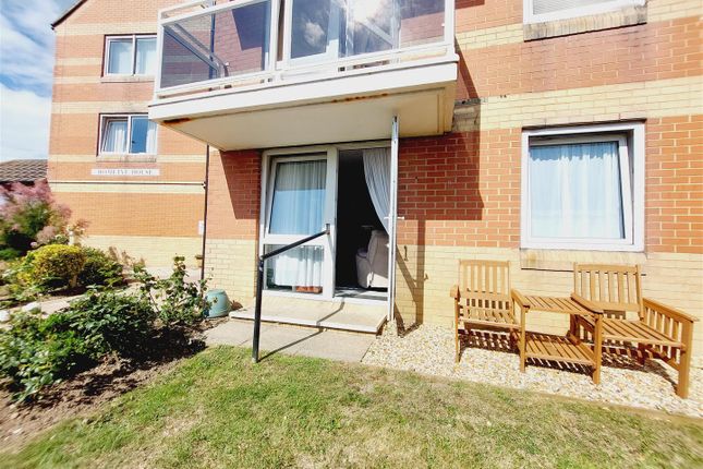 Flat 3, Hometye House 64-66, Claremont Road, Seaford photo 2