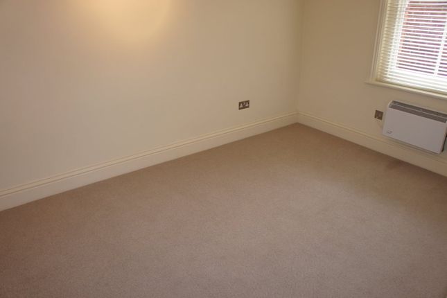 1b, Charman Road, Redhill photo 5