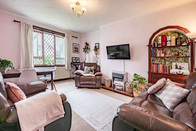 56 Montrose Avenue, Carmyle, Glasgow photo 3