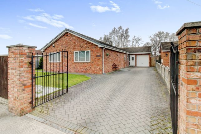 Thumbnail Detached bungalow for sale in Middle Oxford Street, Castleford