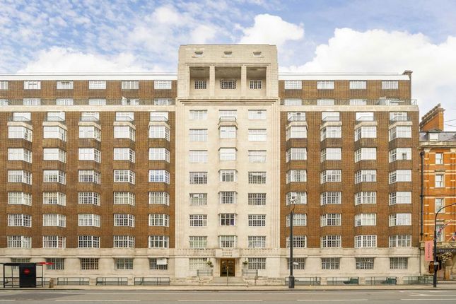Studio flat on Flat 172, Russell Court, Woburn Place, London, £295,000