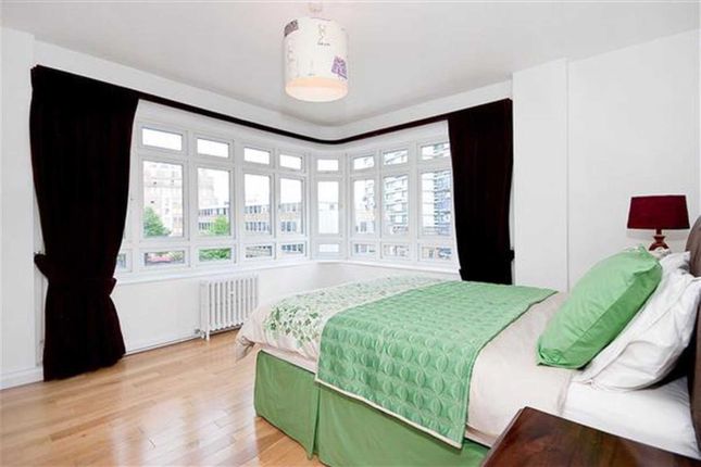 Flat for sale in Portsea Place, London