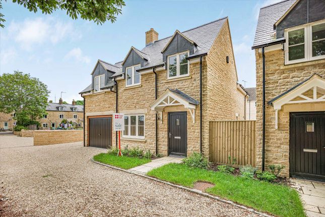 Thumbnail Detached house for sale in Chipping Norton, Oxfordshire