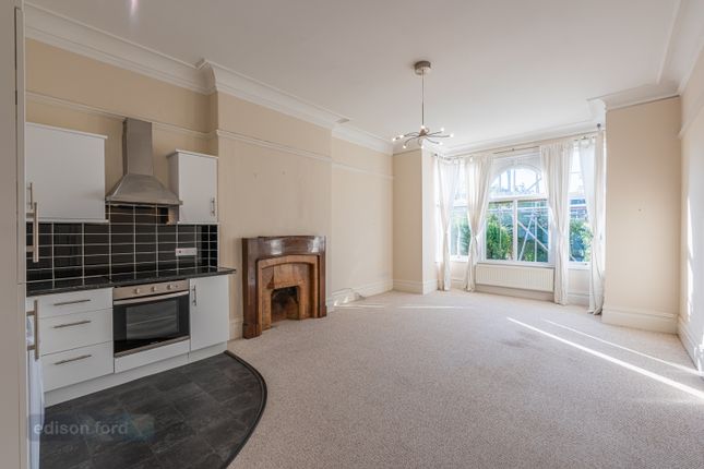 5 Trewartha Park, Weston photo 4
