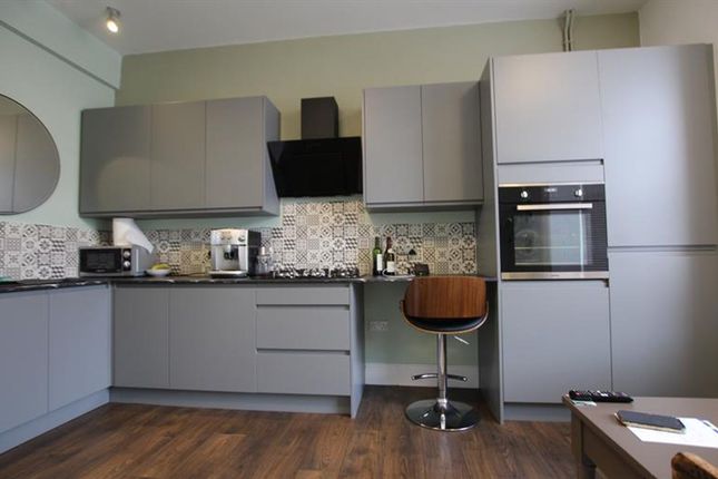 Flat 1, 51-53 Musters Road, Nottingham photo 2