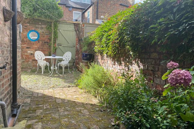 Terraced house to rent in Thorpe Street, York