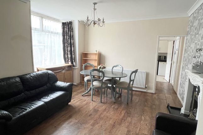 Room 2, 77, Ladysmith Road, Grimsby photo 4