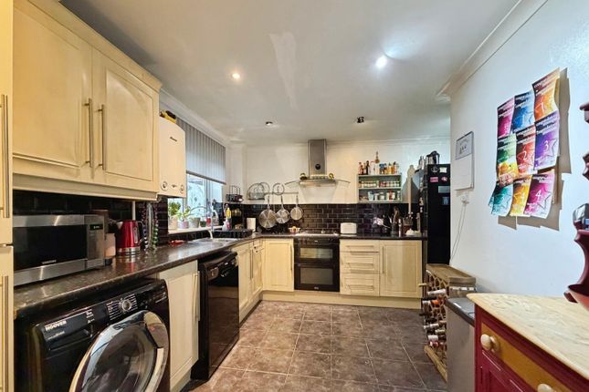 40, Cauldham Close, Capel-le-ferne photo 4