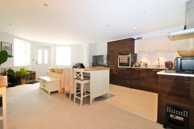 Flat 3 Longwood House, 15, Langley Road, Surbiton photo 3