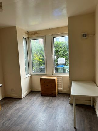 Thumbnail Studio to rent in Riverdale Road, Erith