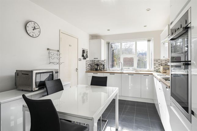 4, Wheatfield Close, Cullompton photo 3