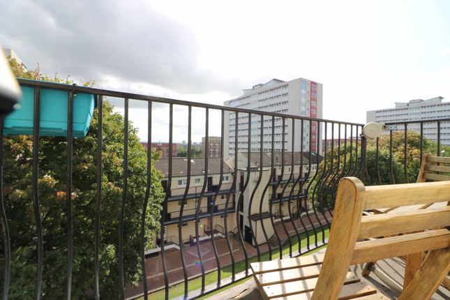 Flat for sale in Drygate, Glasgow