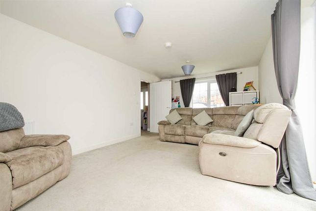 3, Hayward Drive, Burntwood photo 4